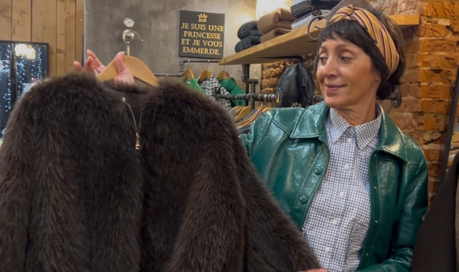 Boutique Bonnie & Clyde Toulouse, line présente une fourrure