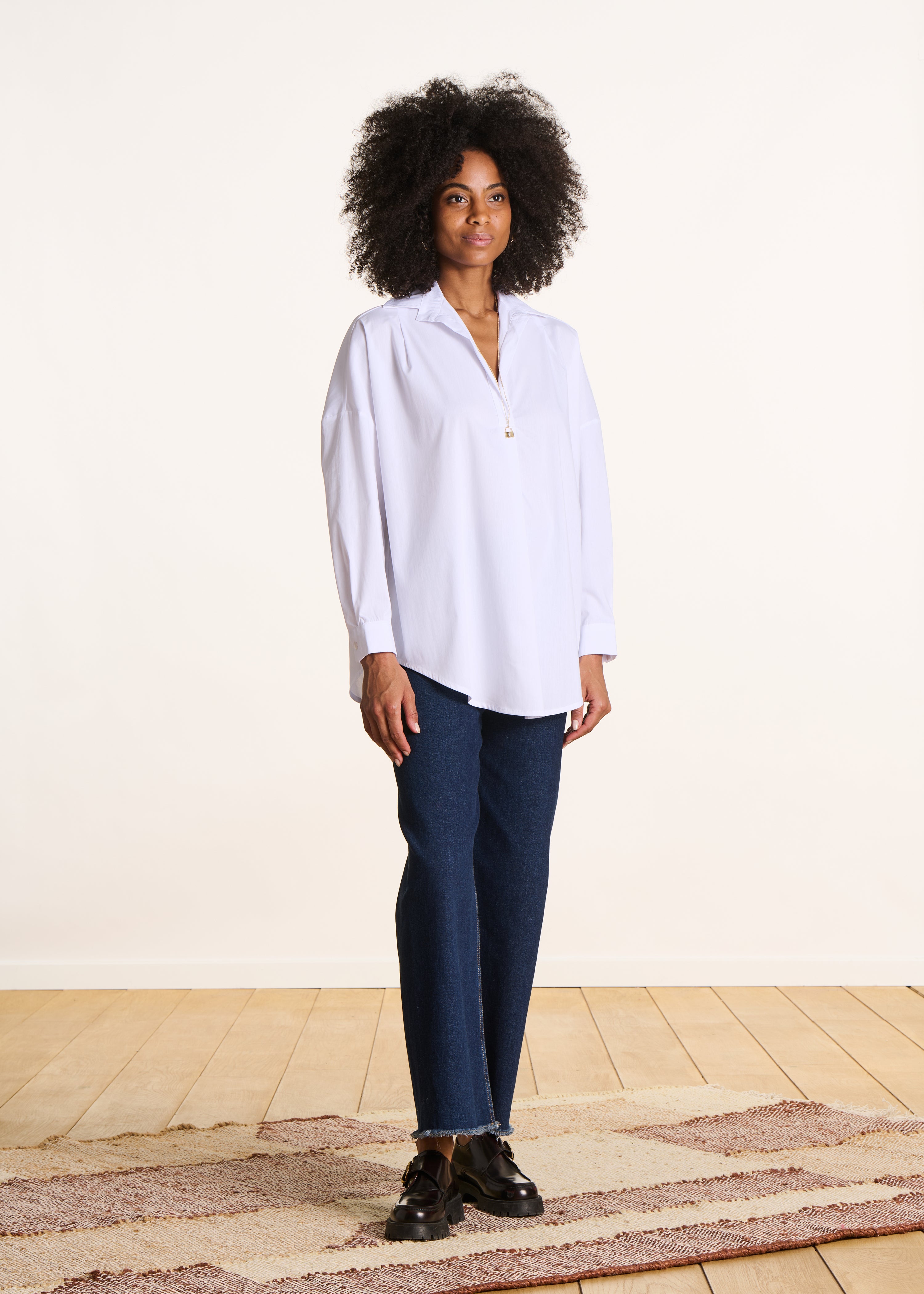 Blouse blanche ample à manches longues