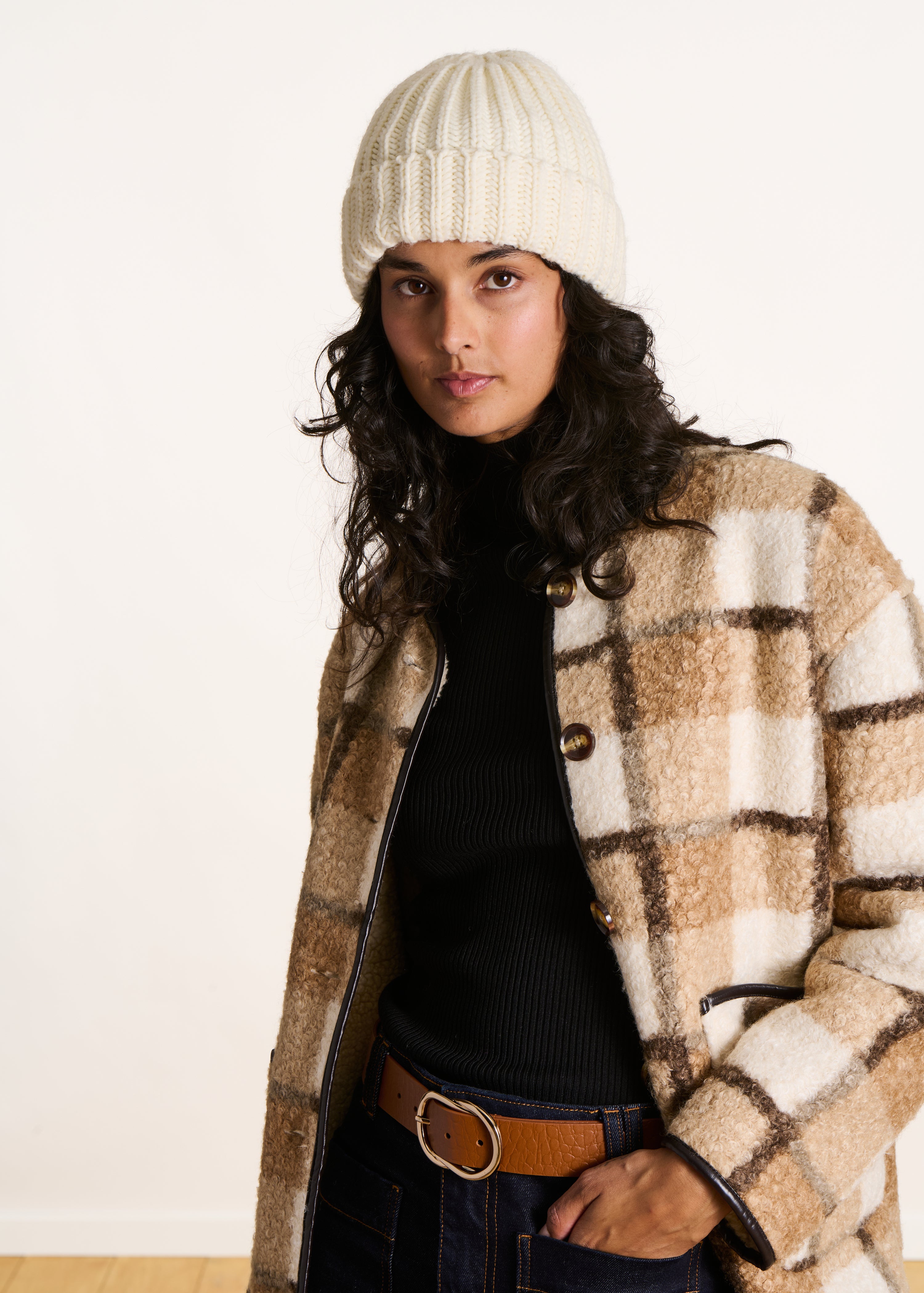 Bonnet écru tricoté