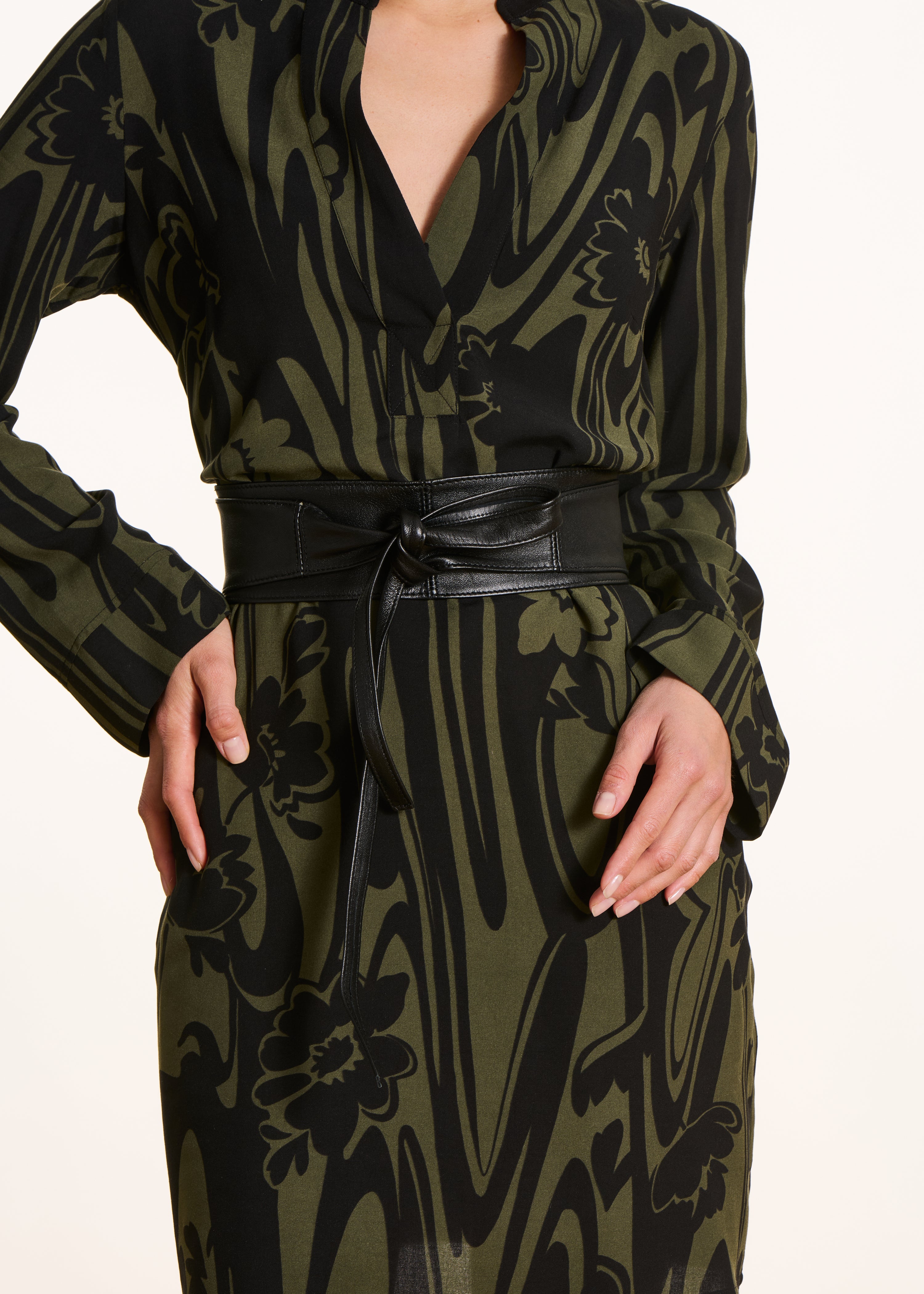 Ceinture noire irisée à nouer