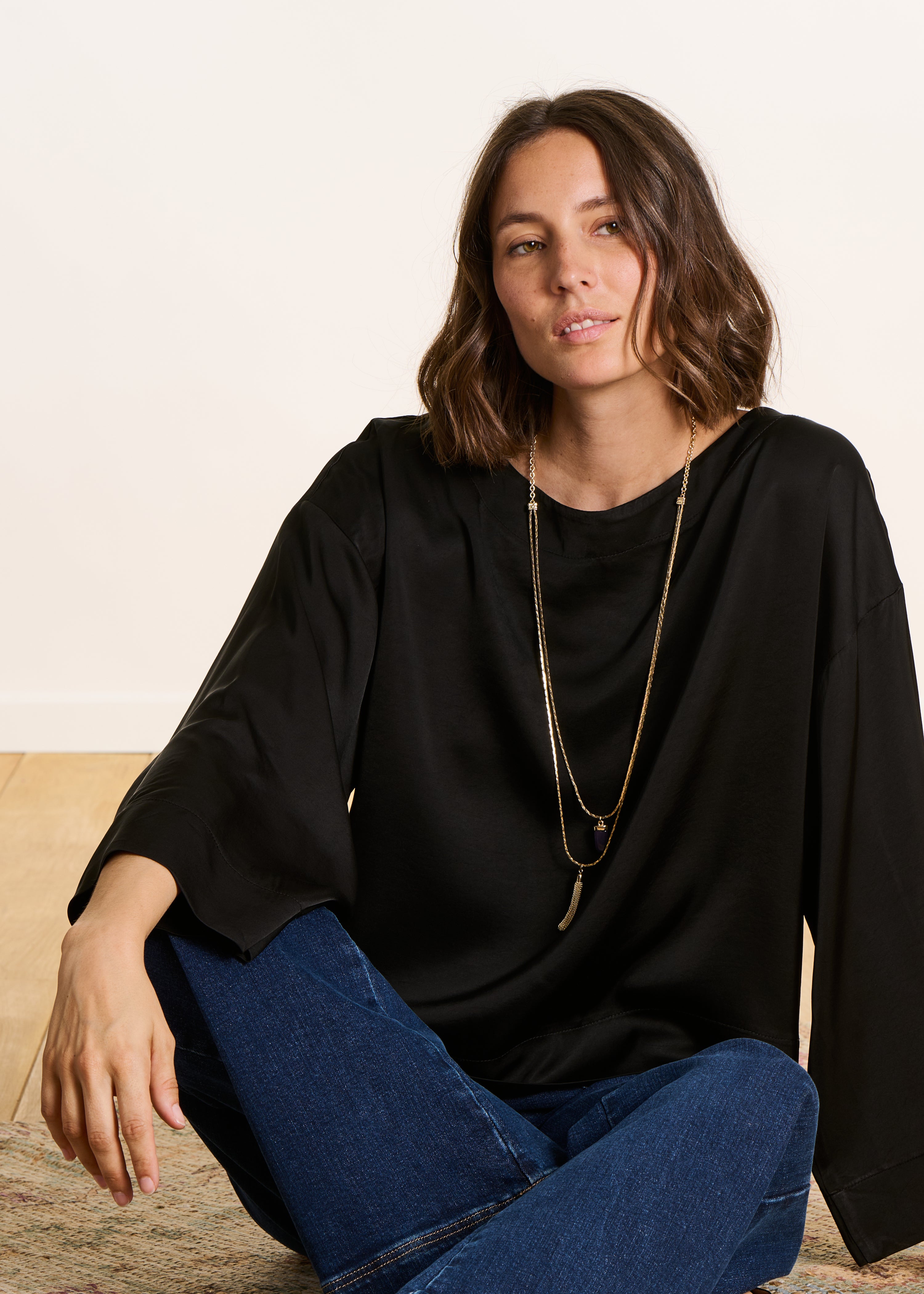 Top ample en satin manches longues