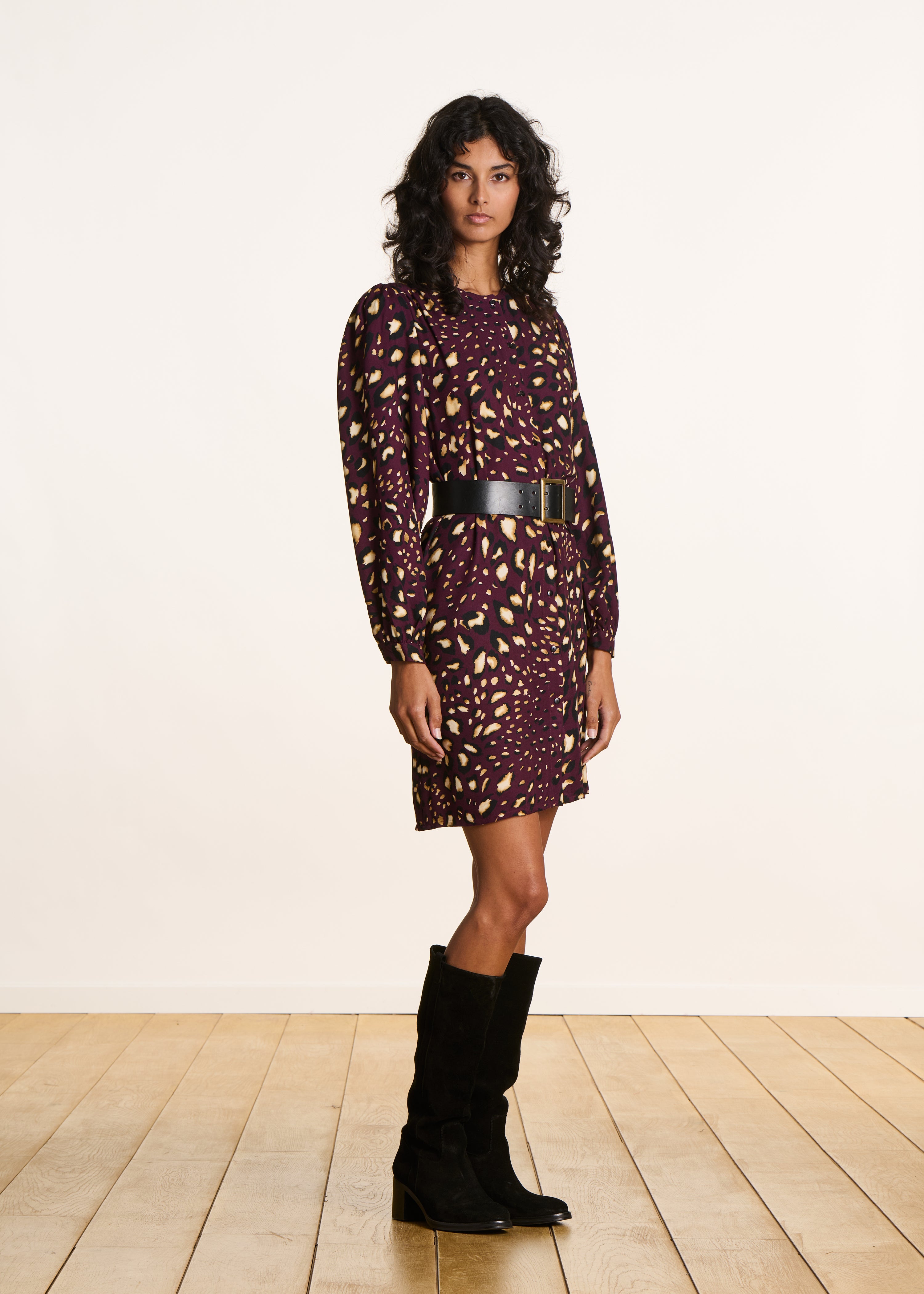 Robe courte boutonnée imprimé léopard bordeaux