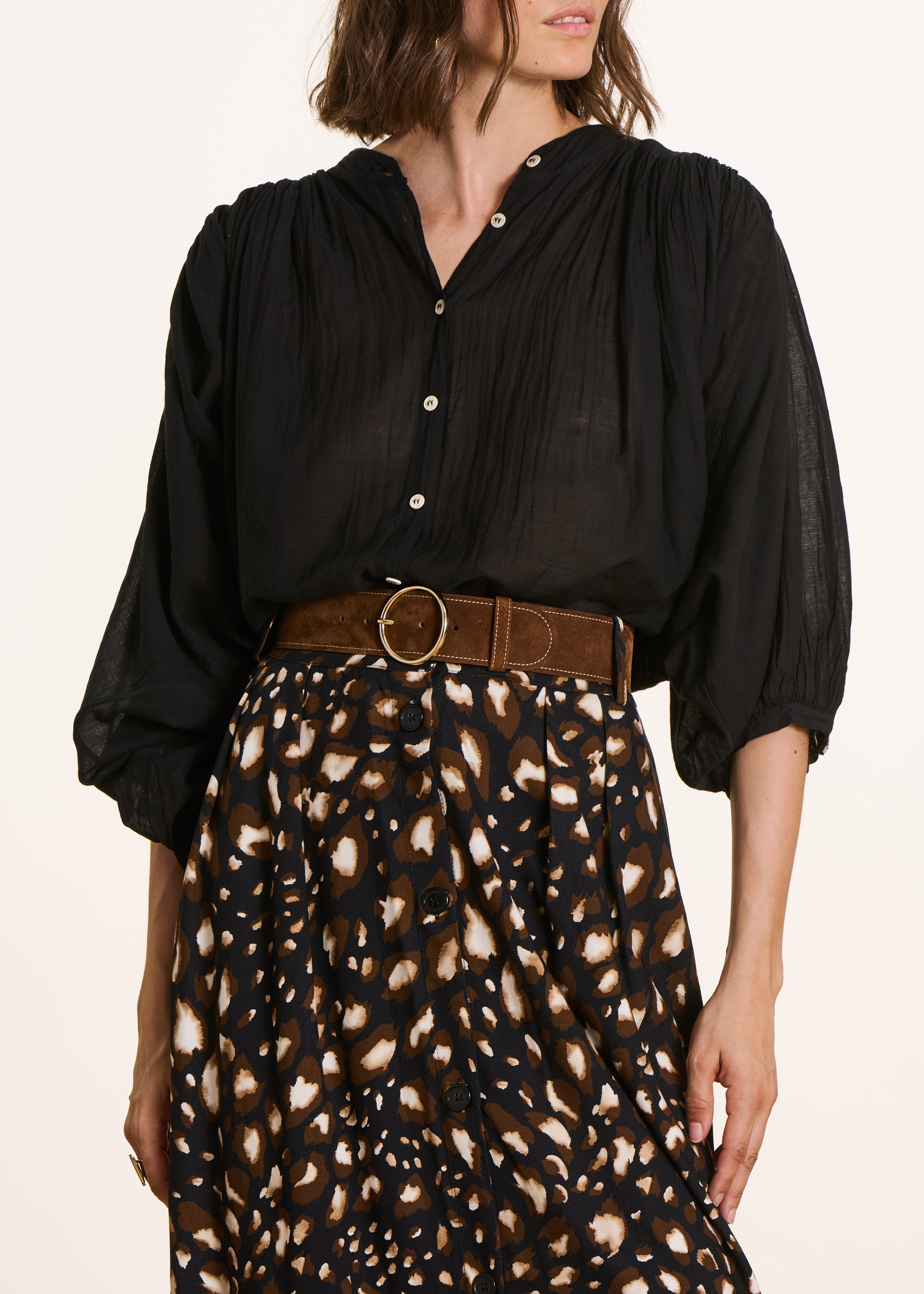 Ceinture en croûte de cuir avec surpiqûres