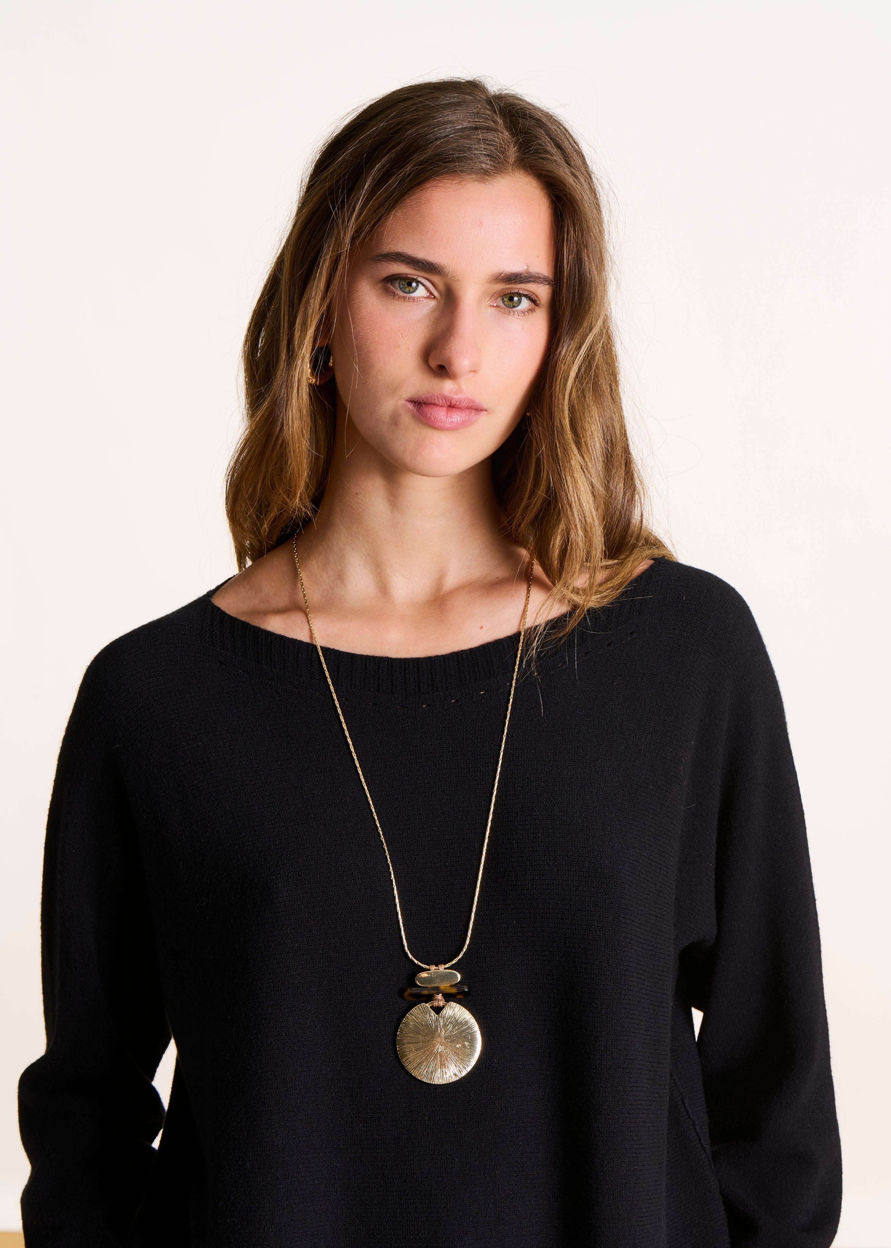 Collier sautoir avec résine bicolore doré et marron