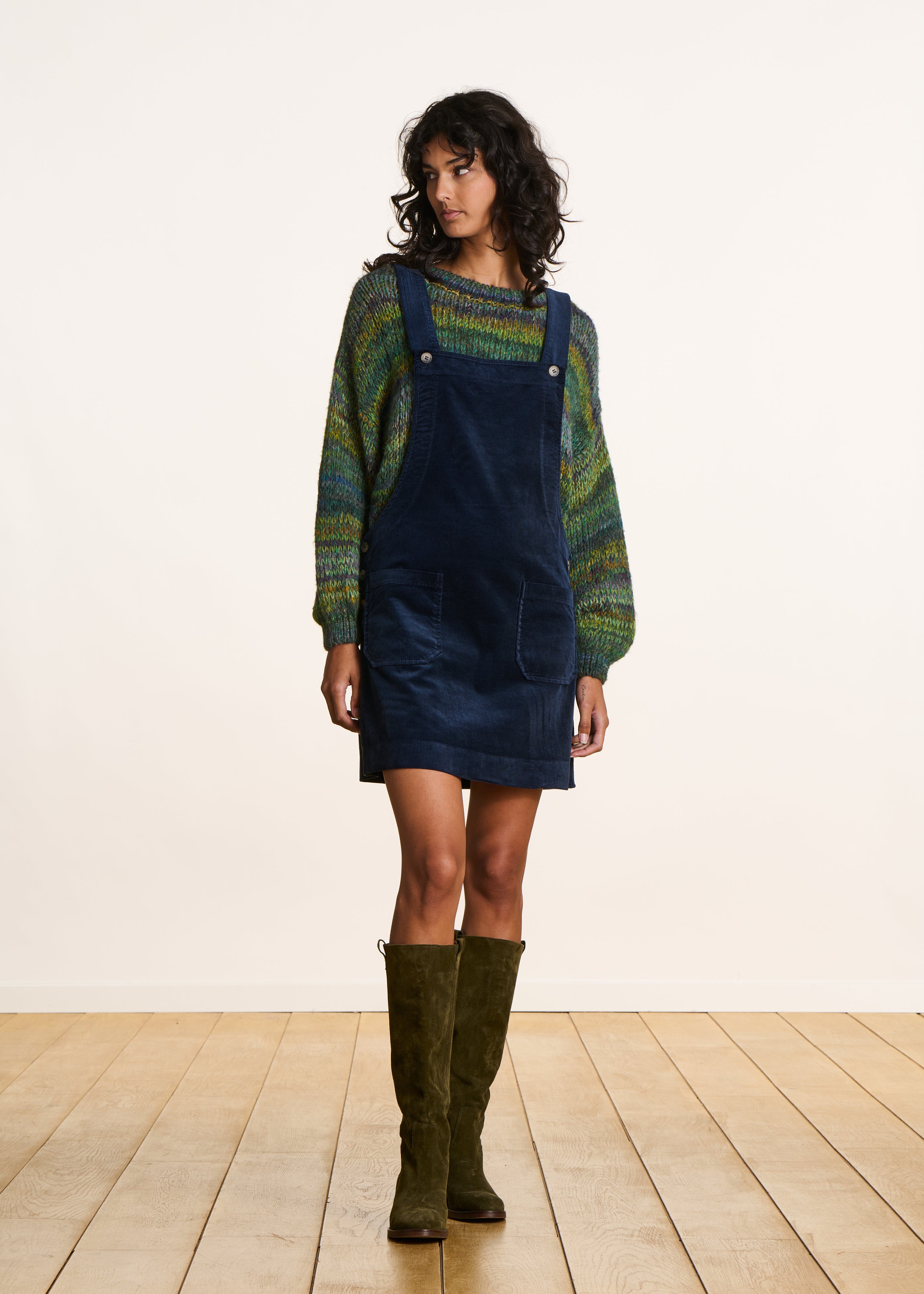 Robe courte chasuble bleu marine en velours côtelé