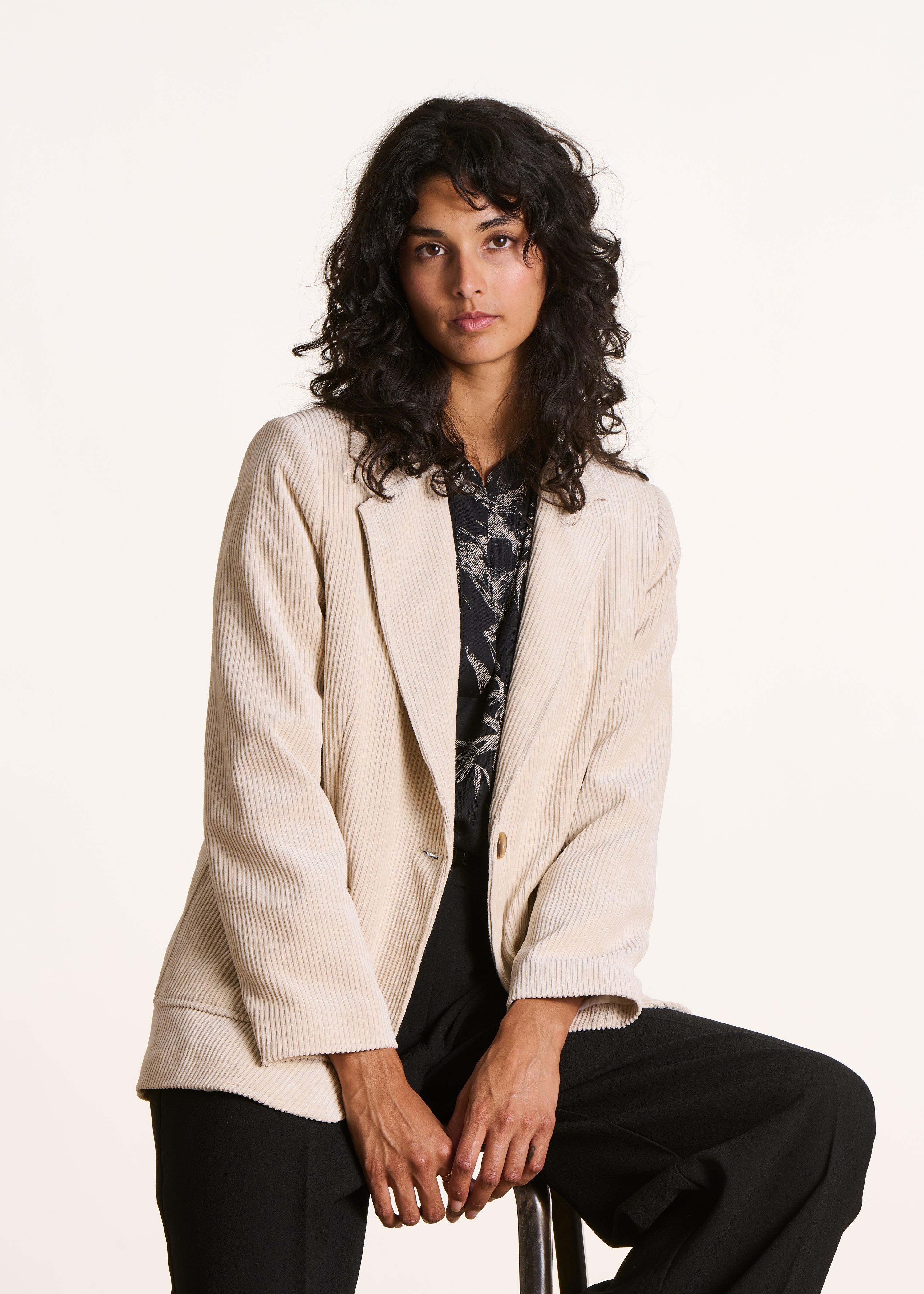 Veste tailleur écrue en velours côtelé