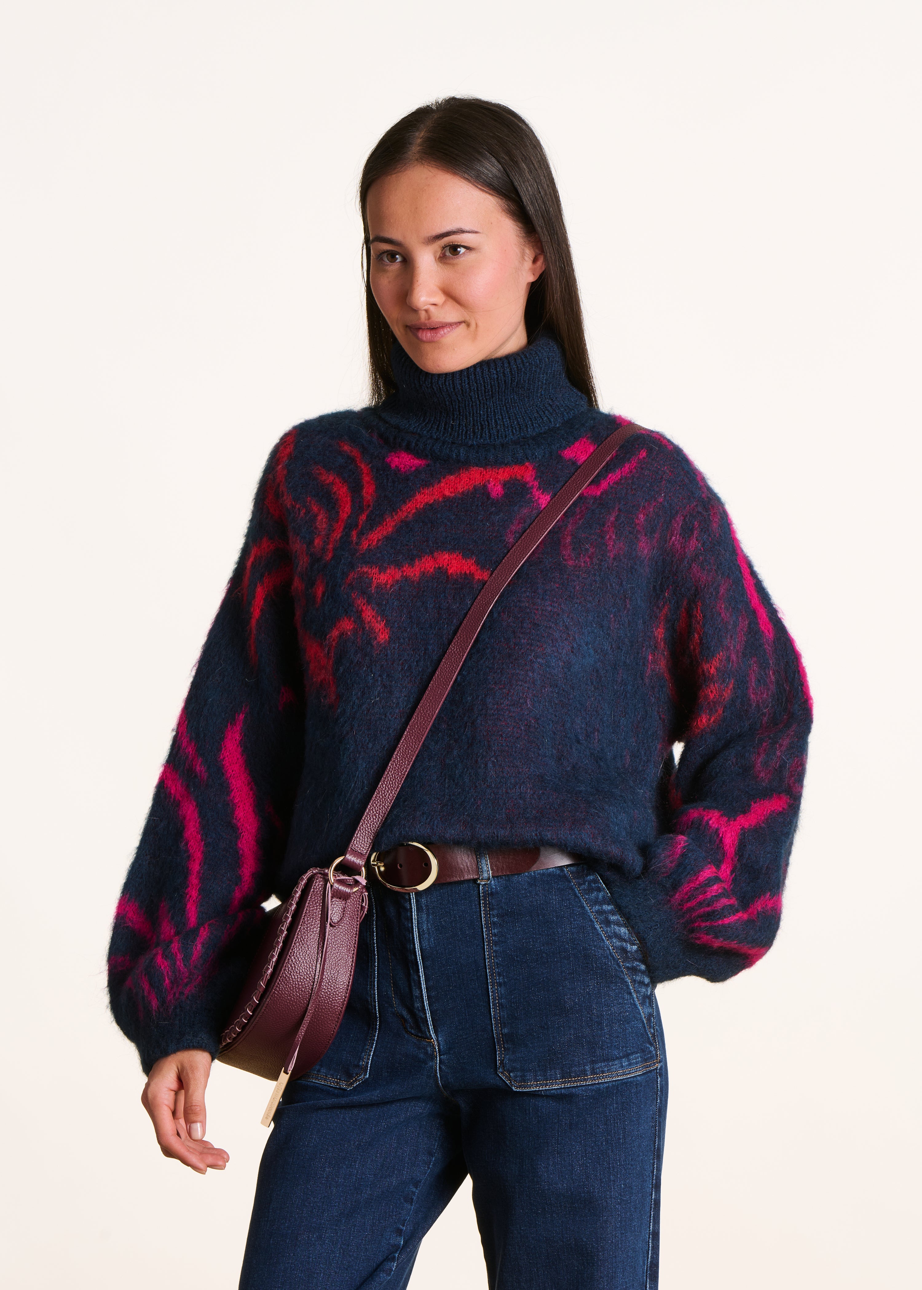 Pull bleu marine motif jacquard manches longues col roulé