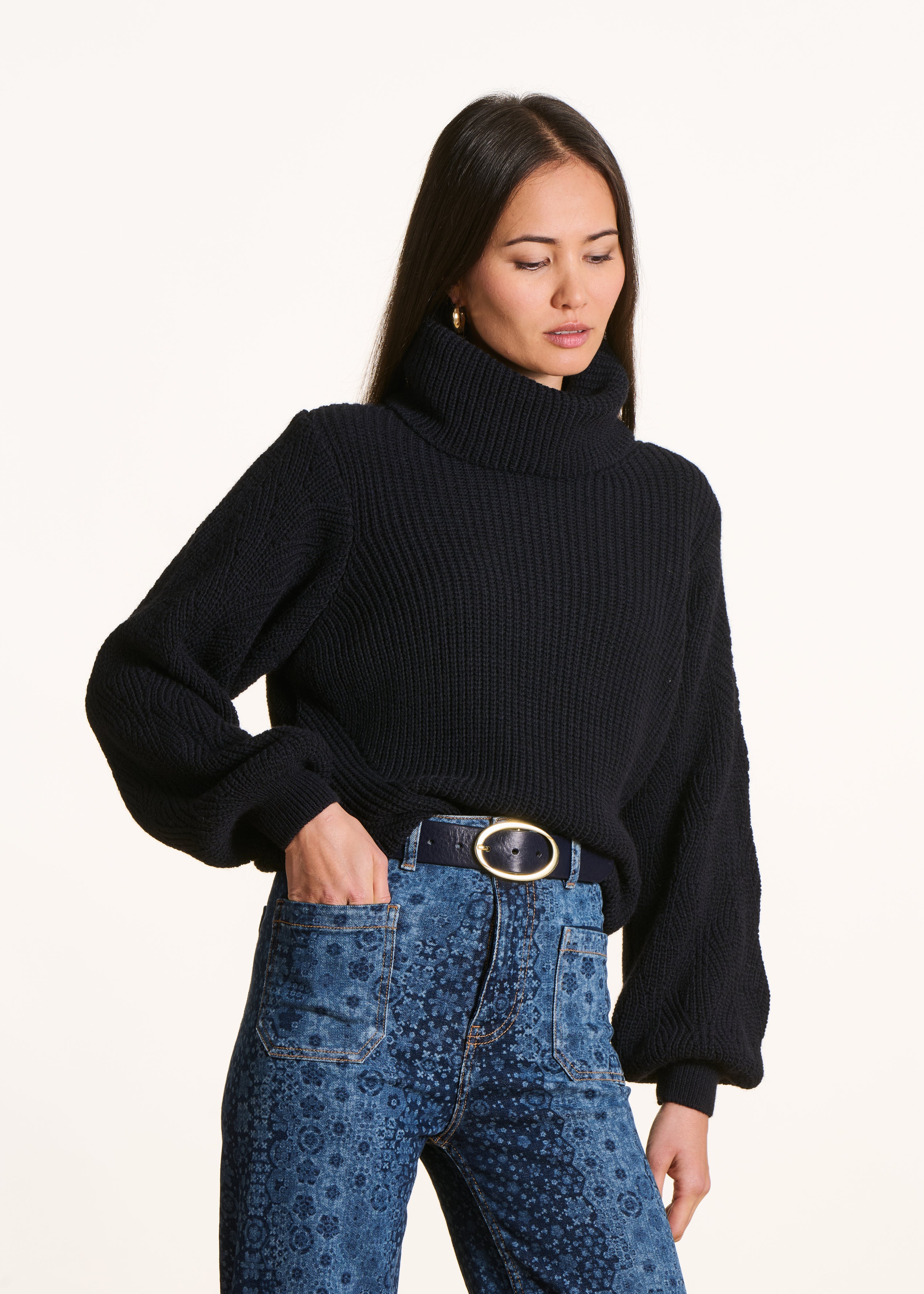 Pull bleu manches longues col roulé