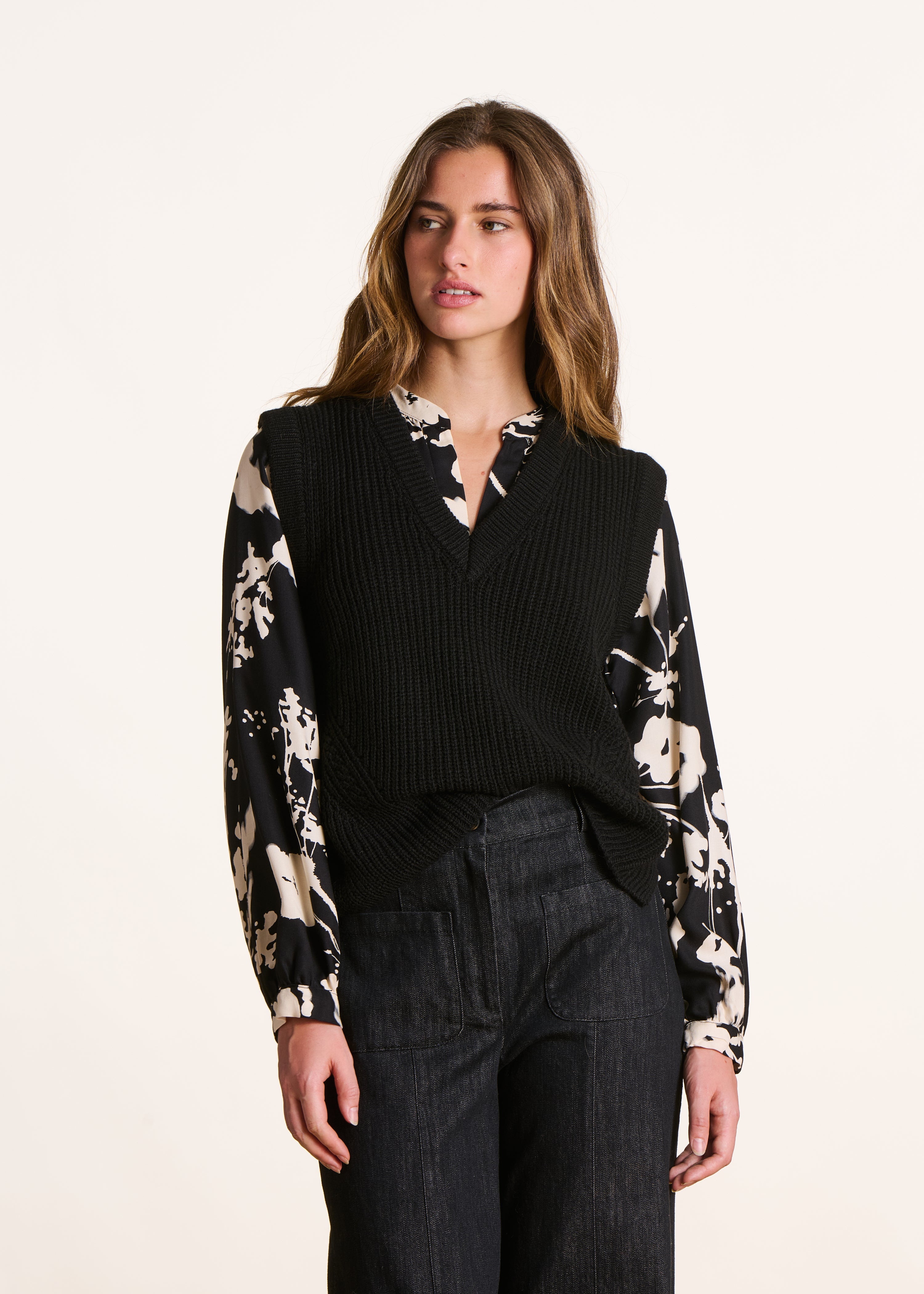 Pull sans manches col V