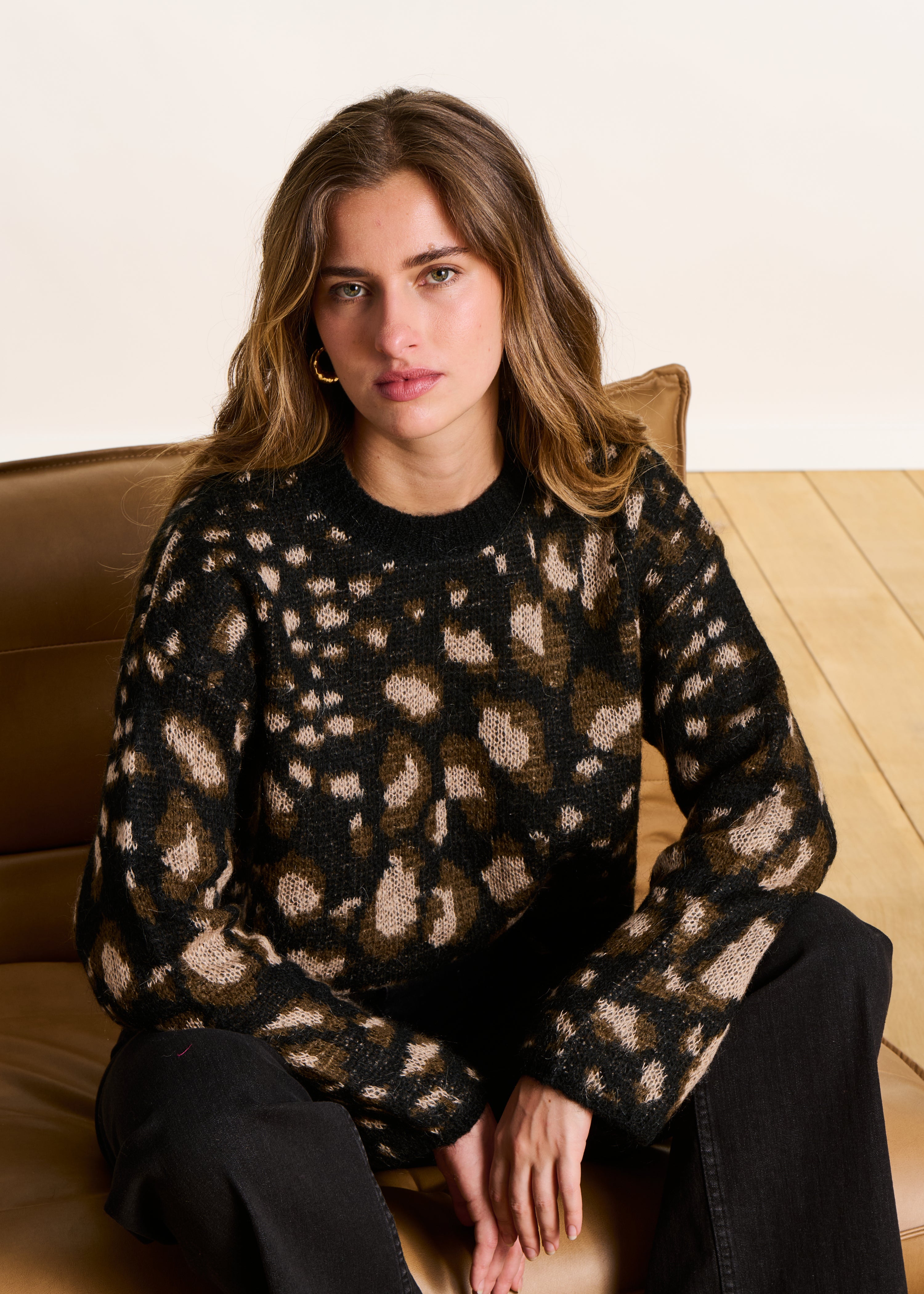 Pull jacquard léopard manches longues