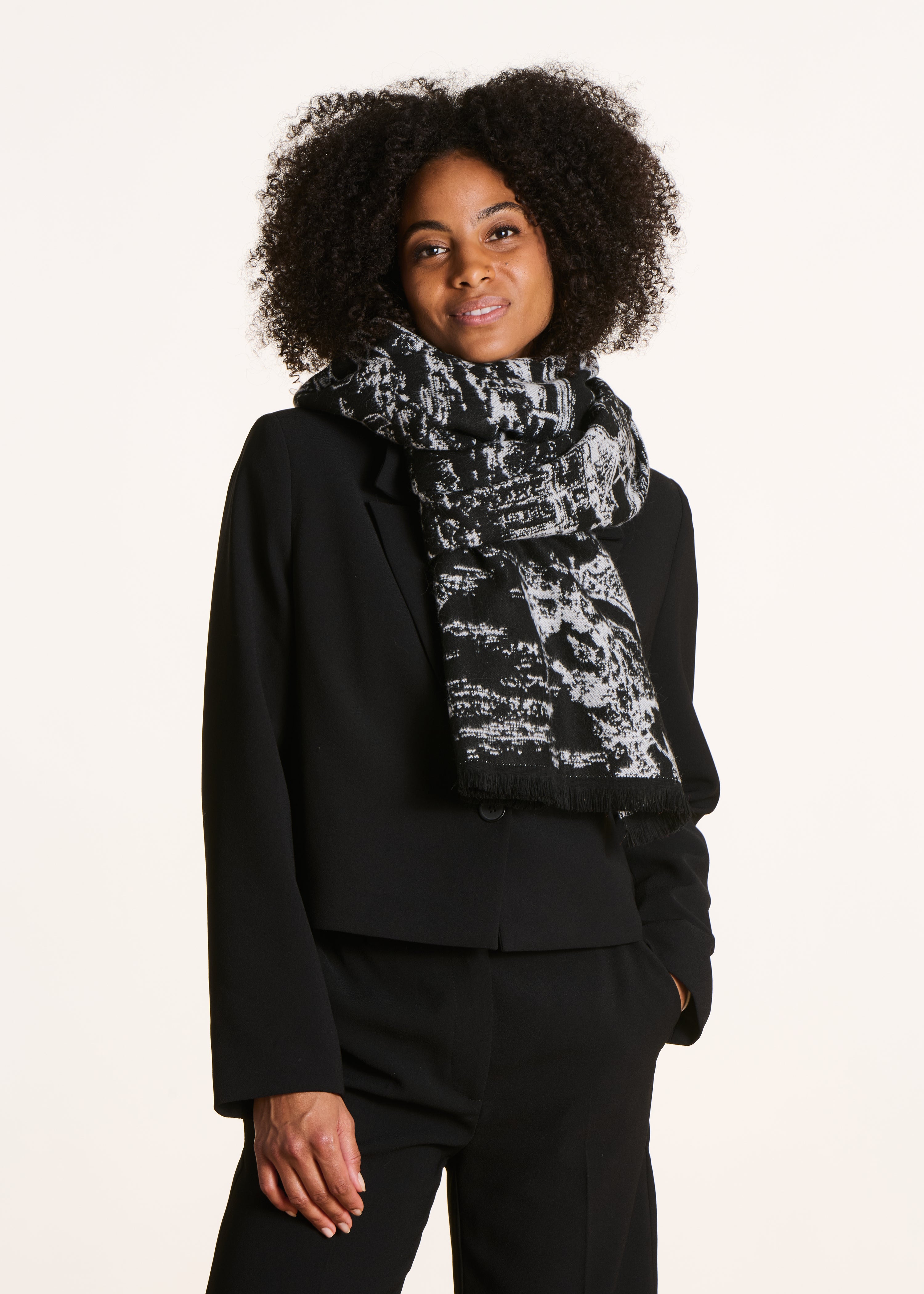 Écharpe noire à motif