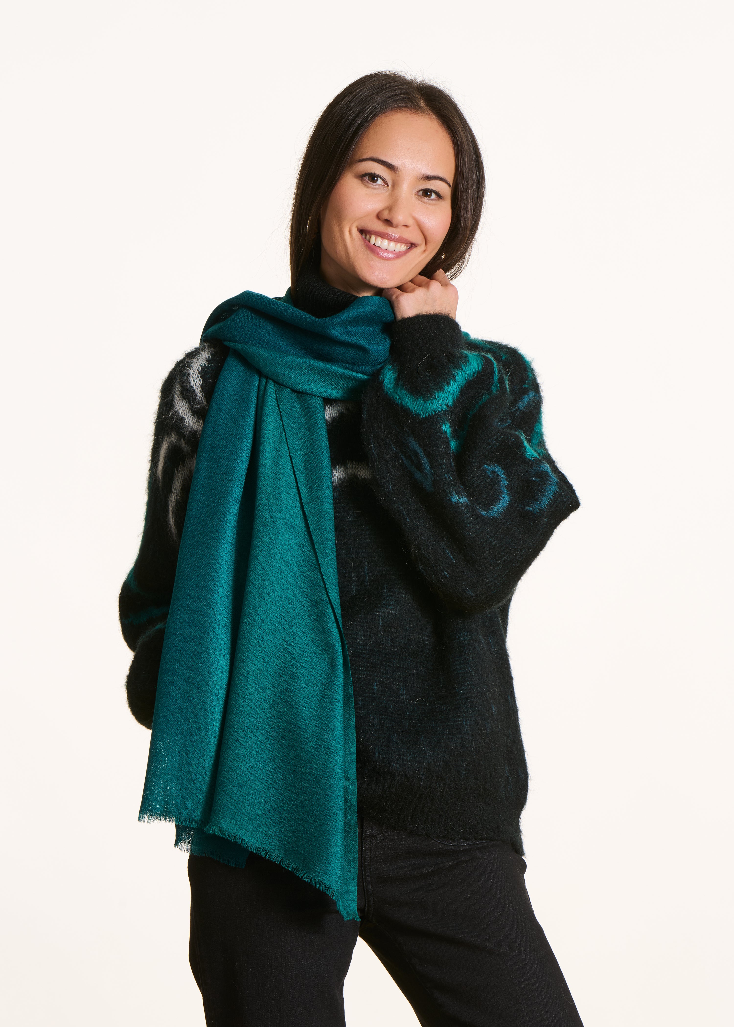 Foulard bleu pétrole en laine et soie