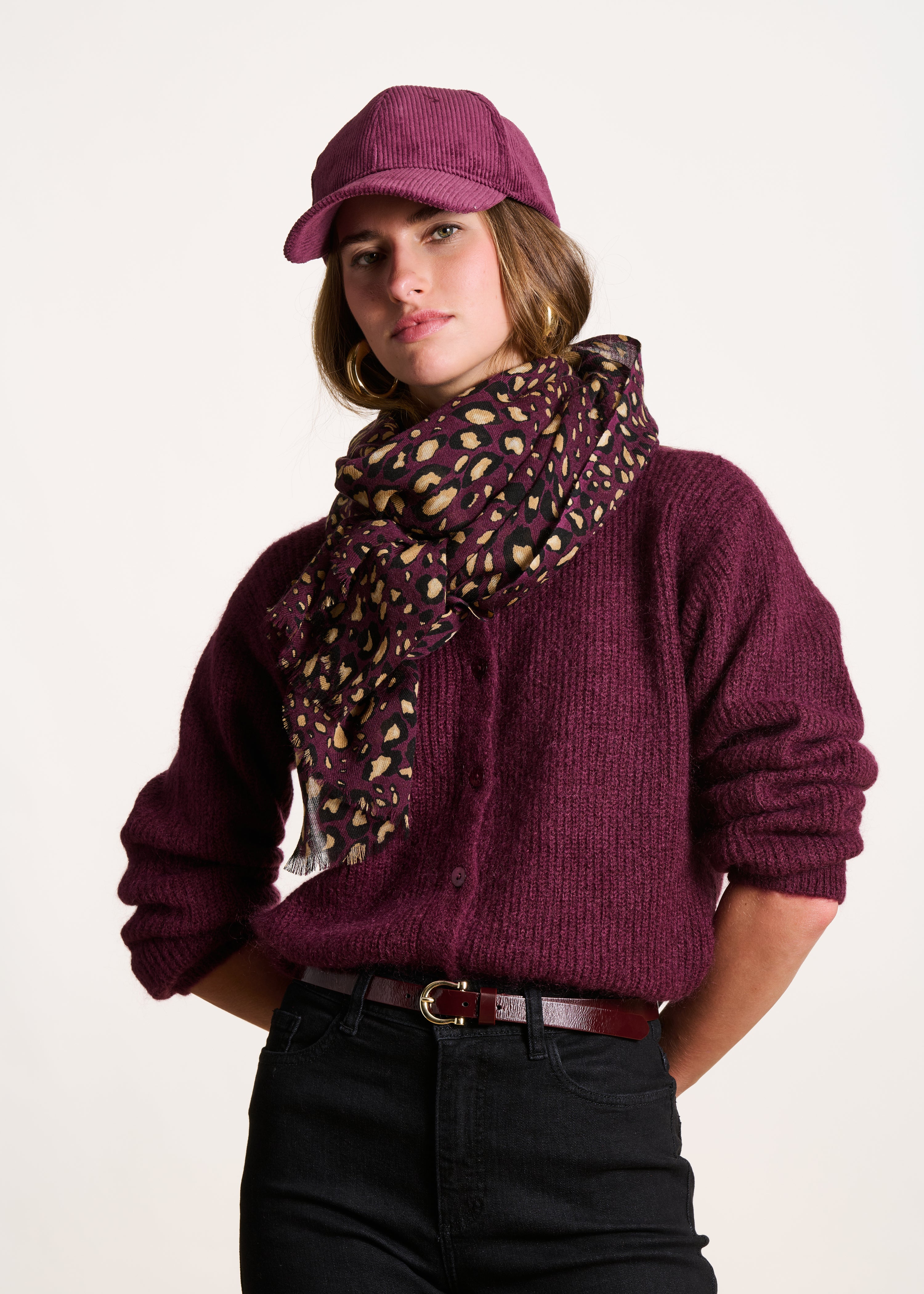 Écharpe bordeaux en laine imprimé animal