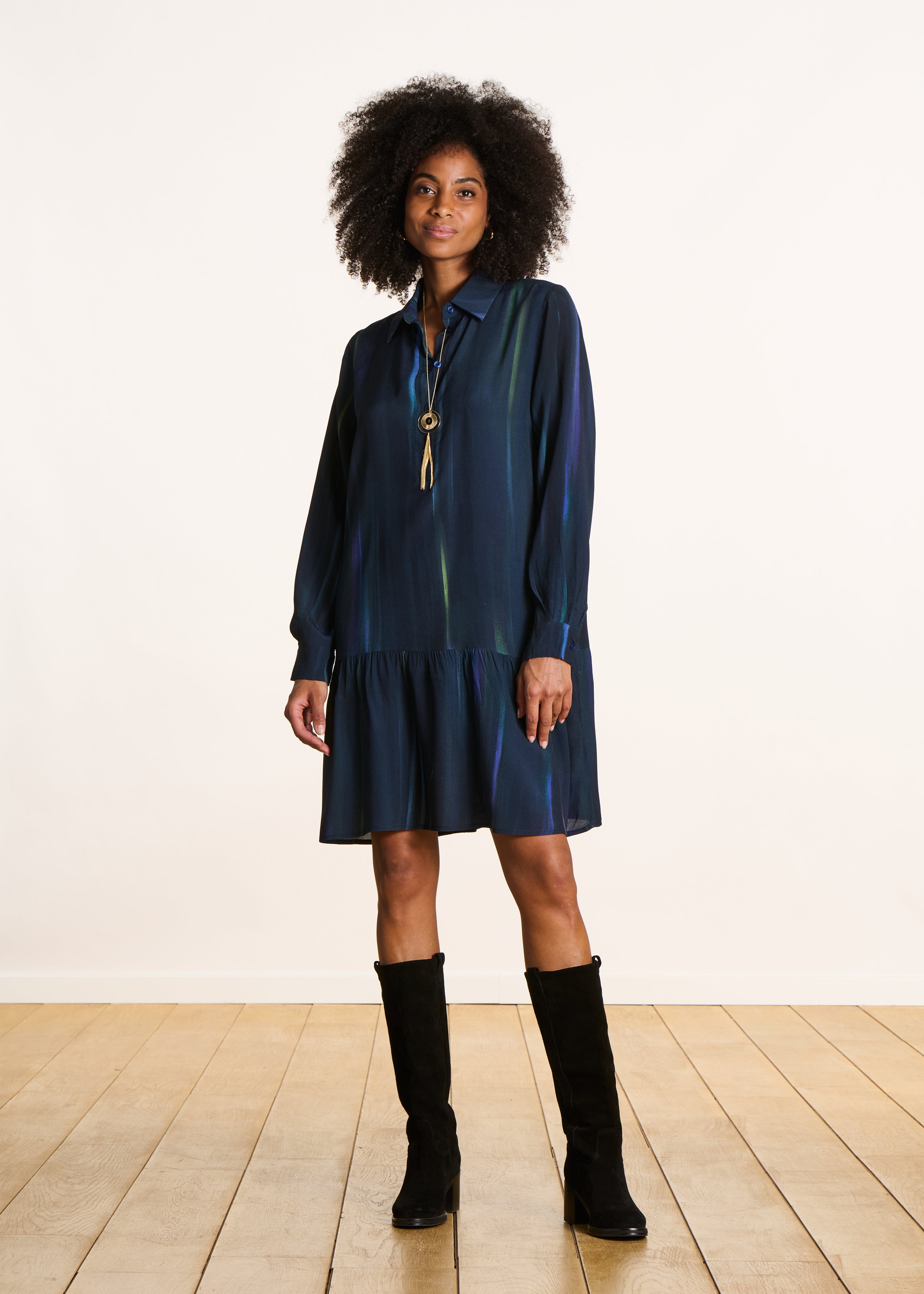 Robe chemise courte bleu foncé irisé