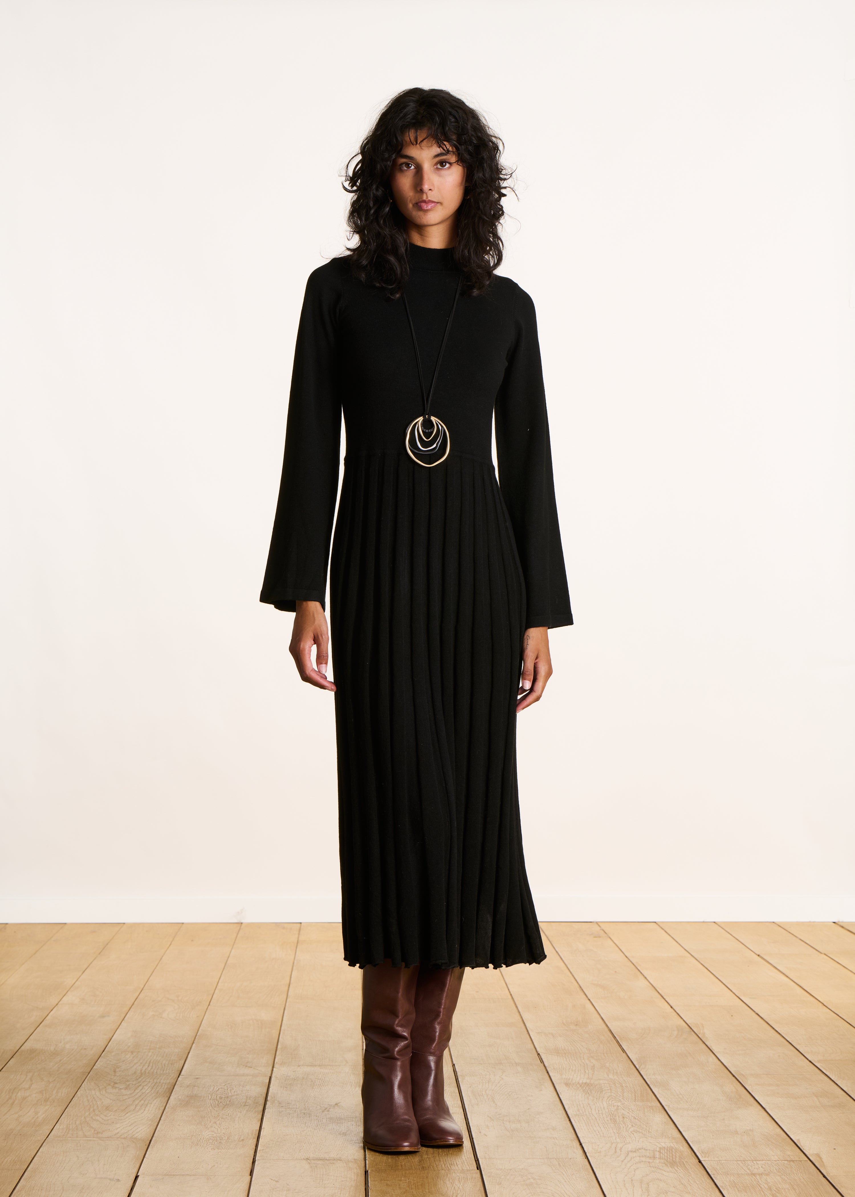 Robe en maille mi-longue noire