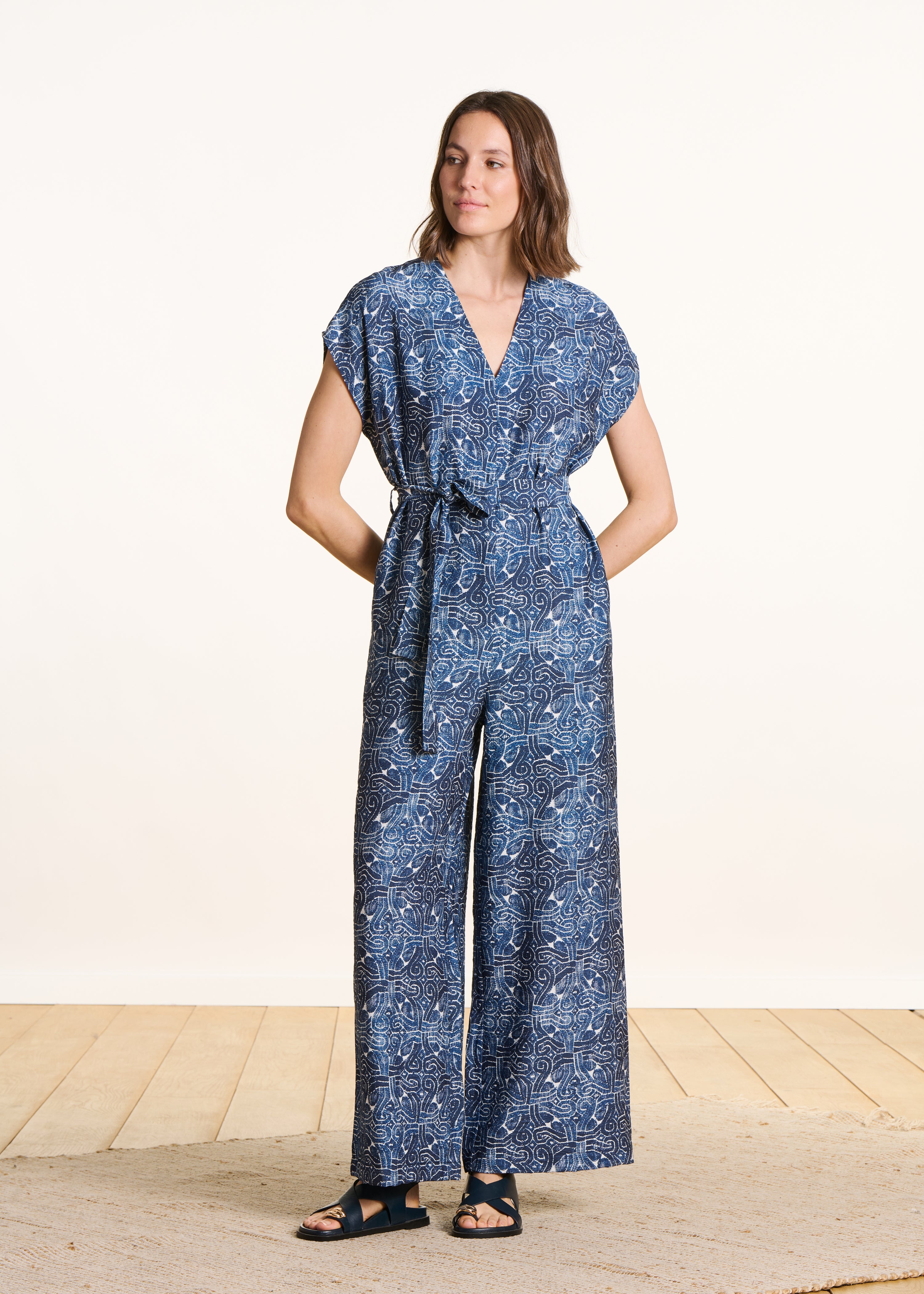 Combinaison manches courtes bleue à imprimé