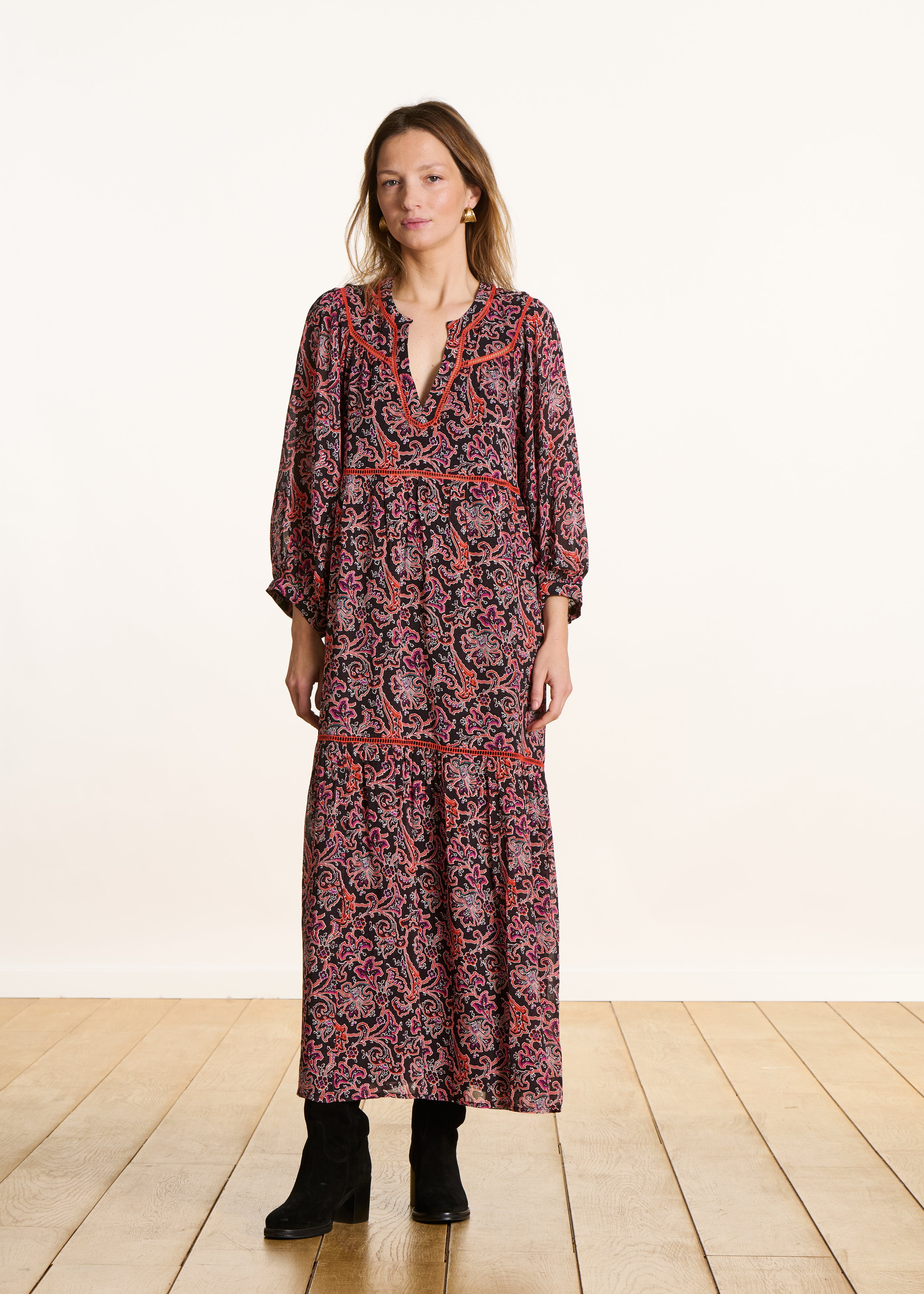 Robe longue ample noire à imprimé manches 3/4