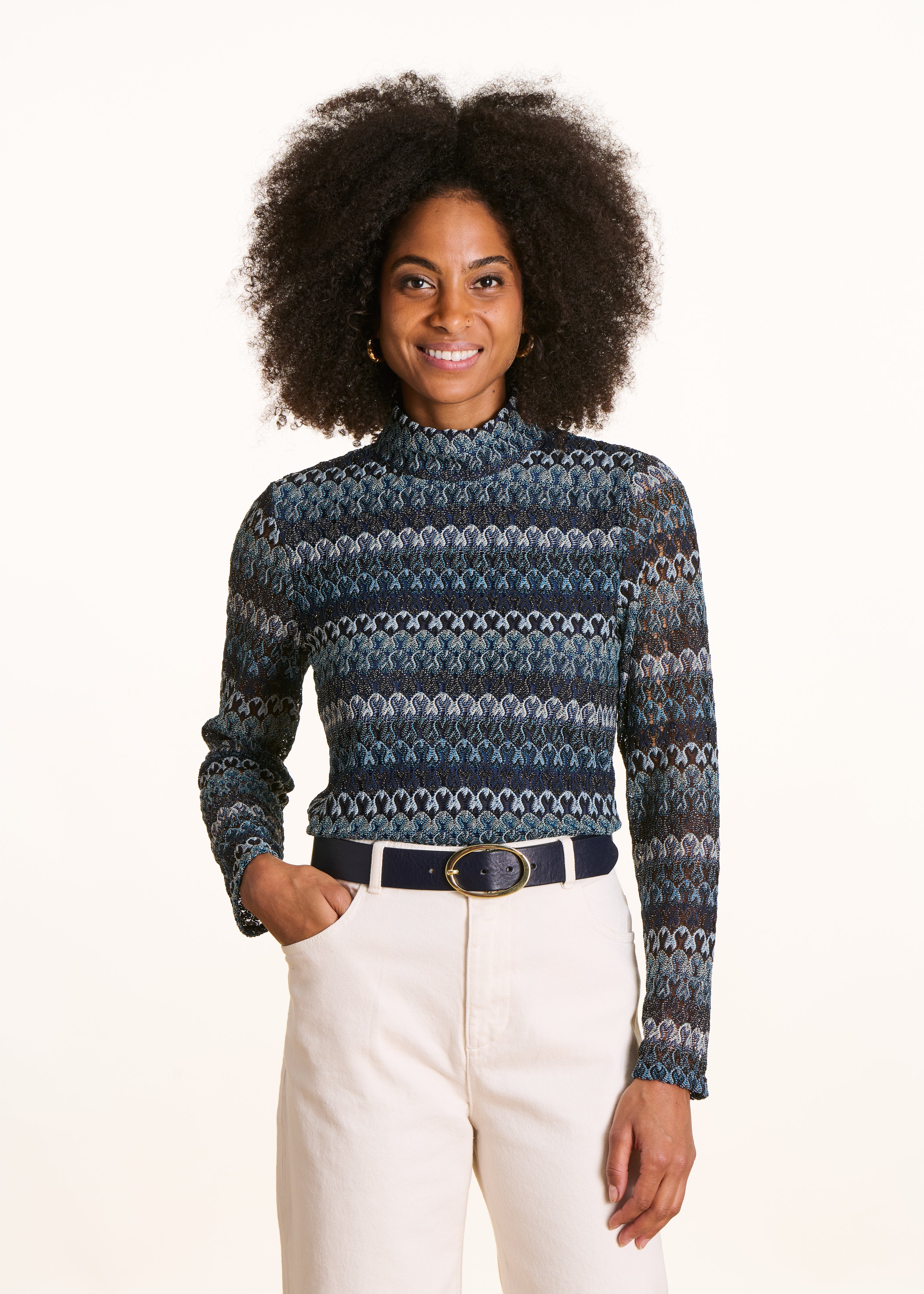 T-shirt bleu en crochet manches longues