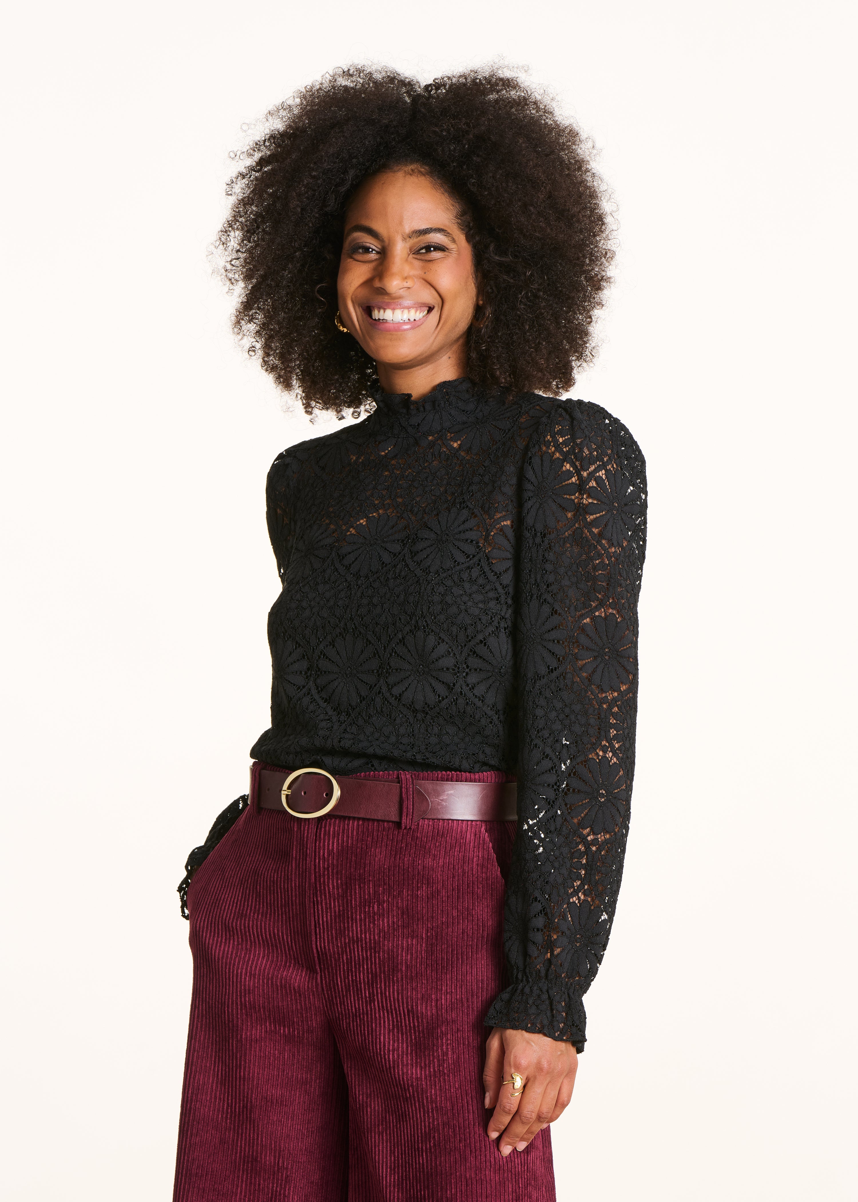 Top en dentelle manches longues