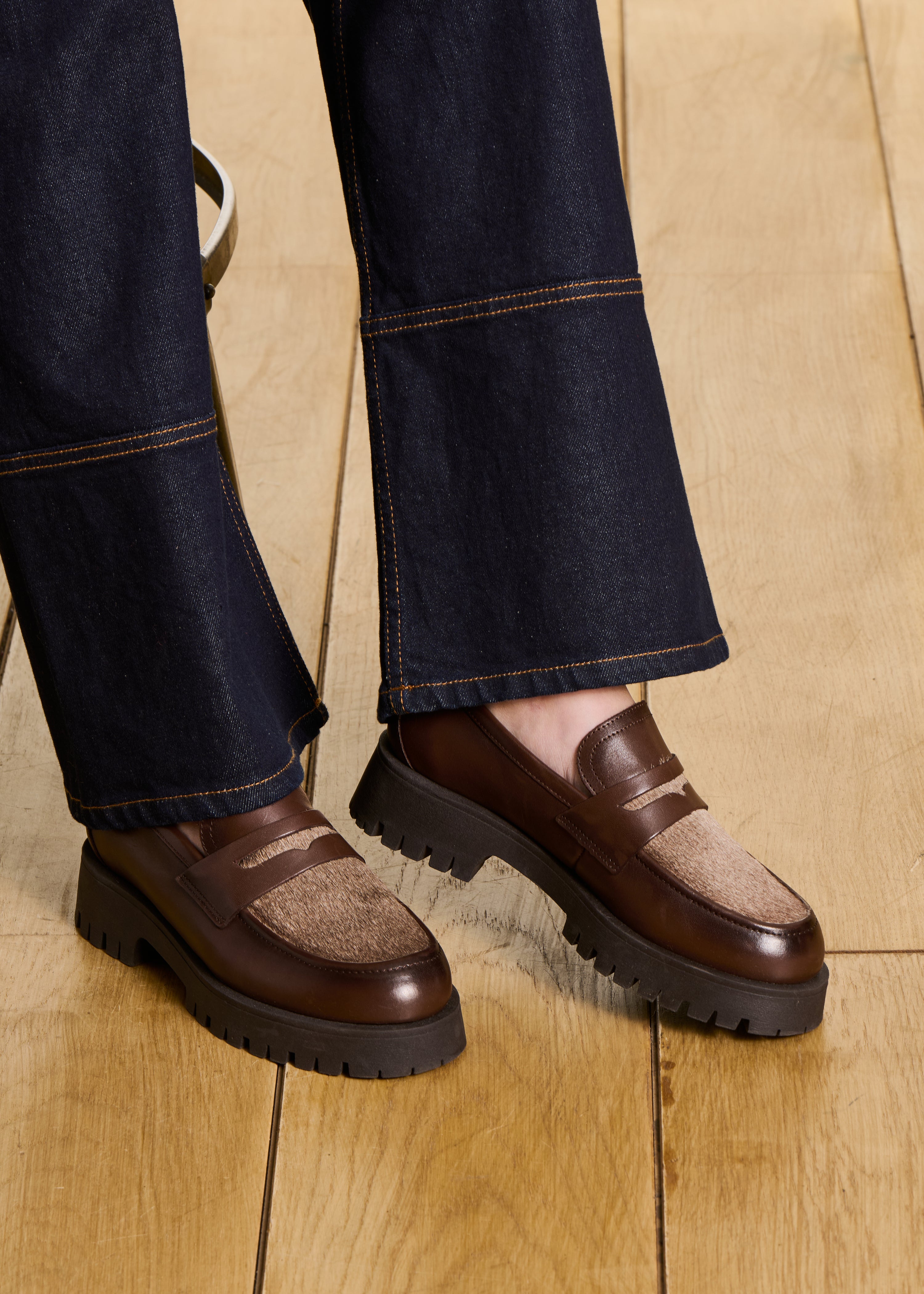 Mocassins bicolores marron et gris en cuir