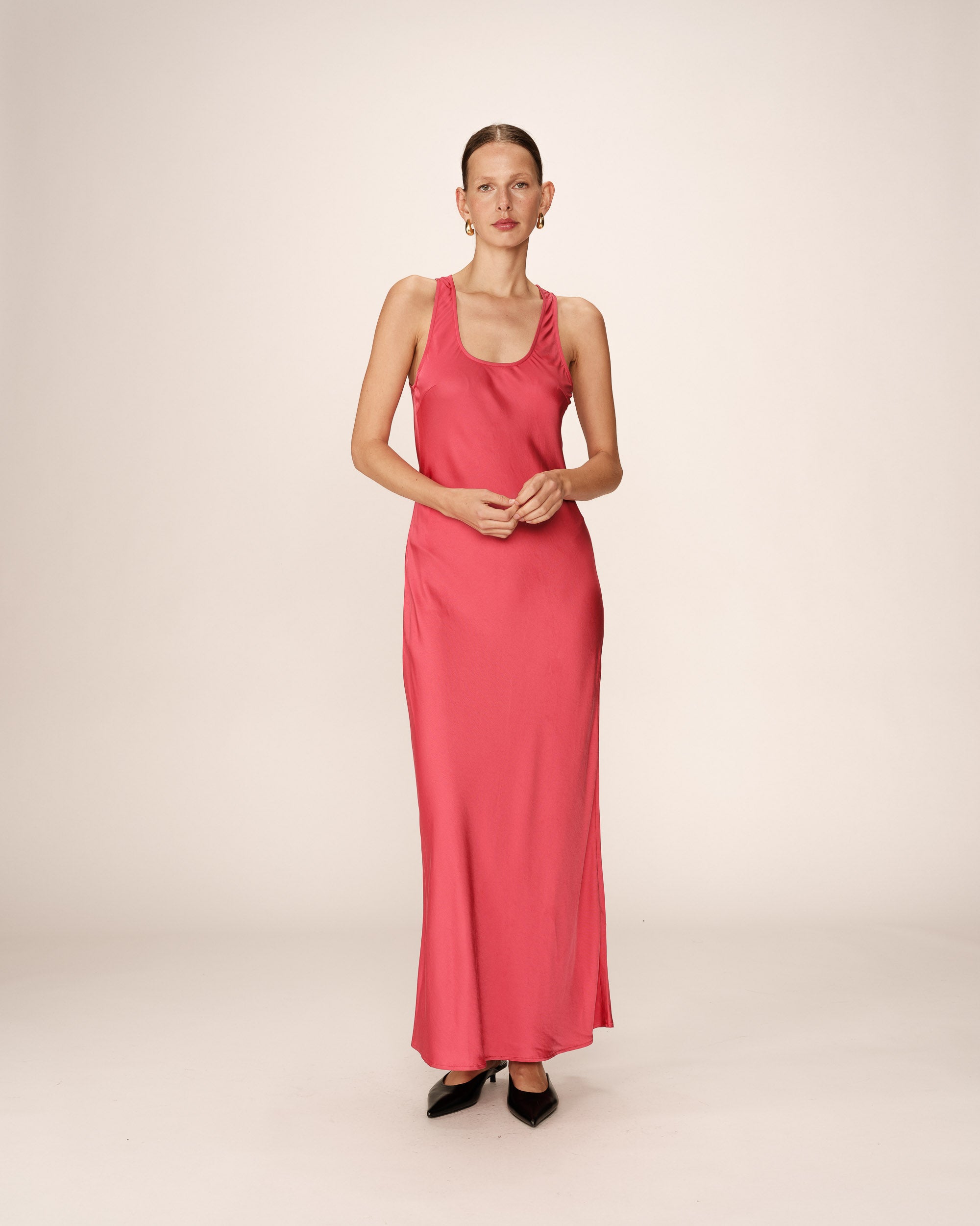 Robe longue en satin rose Pippa