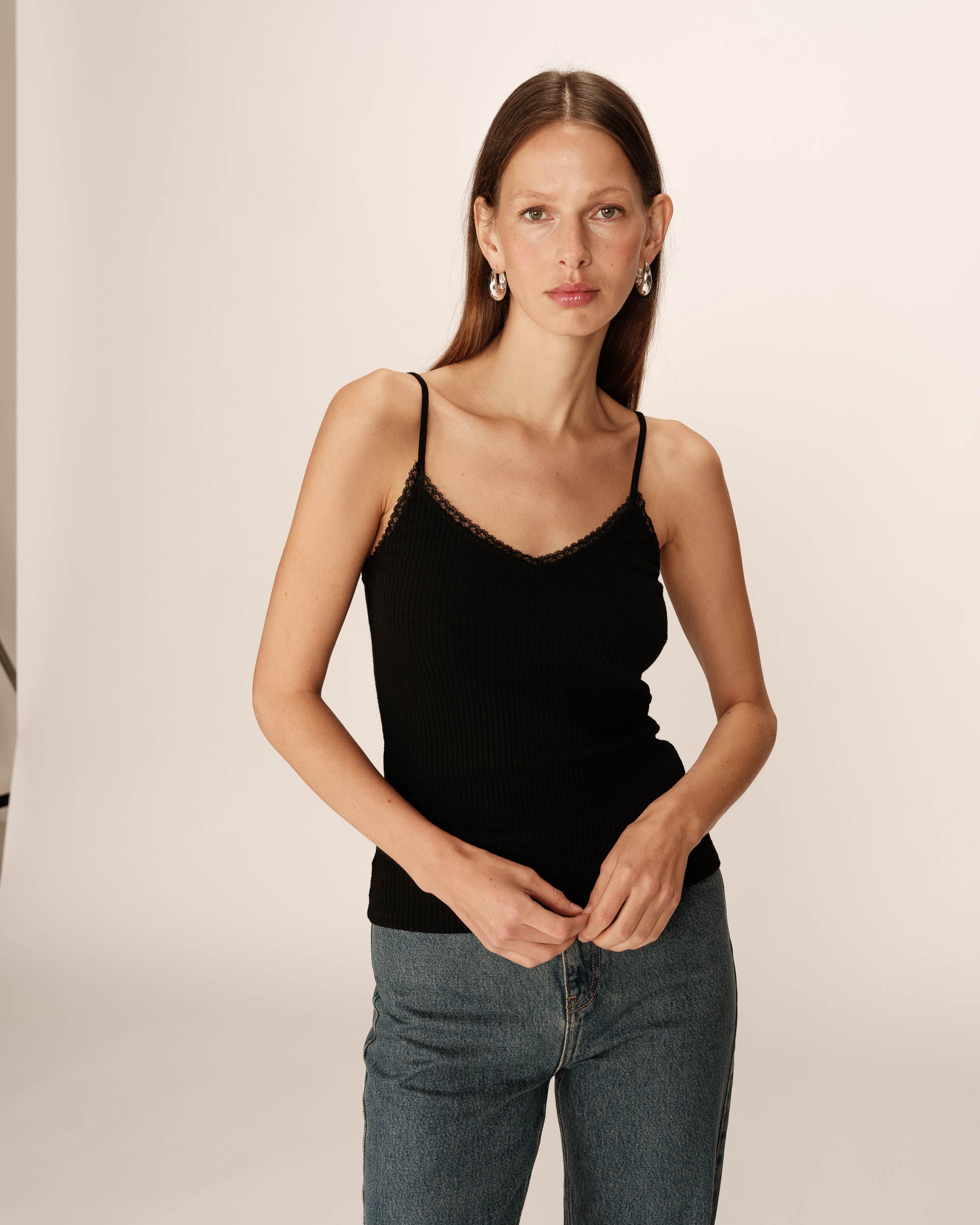 Top avec lisere en dentelle noir Presto