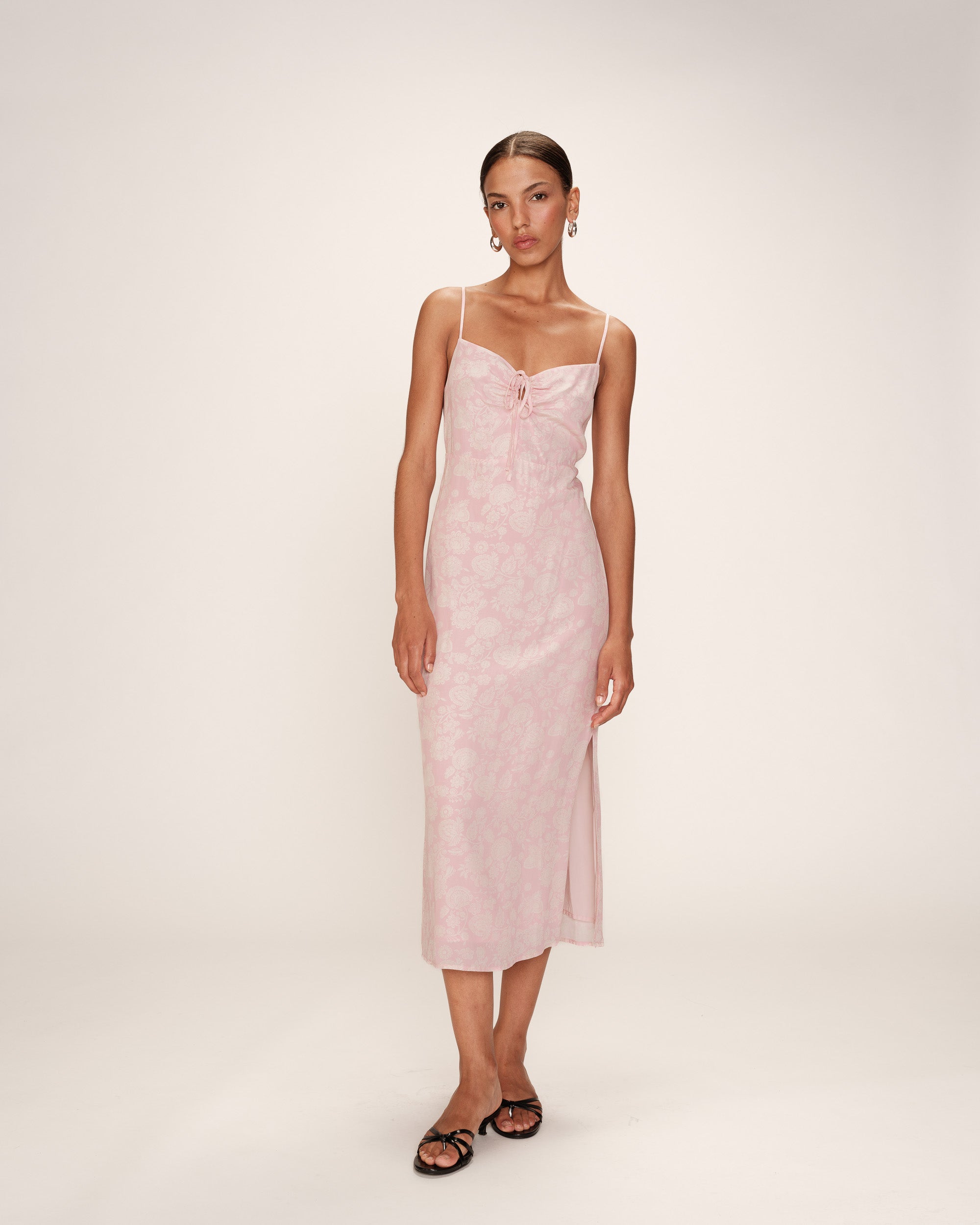 Robe longue a fleurs rose Retina