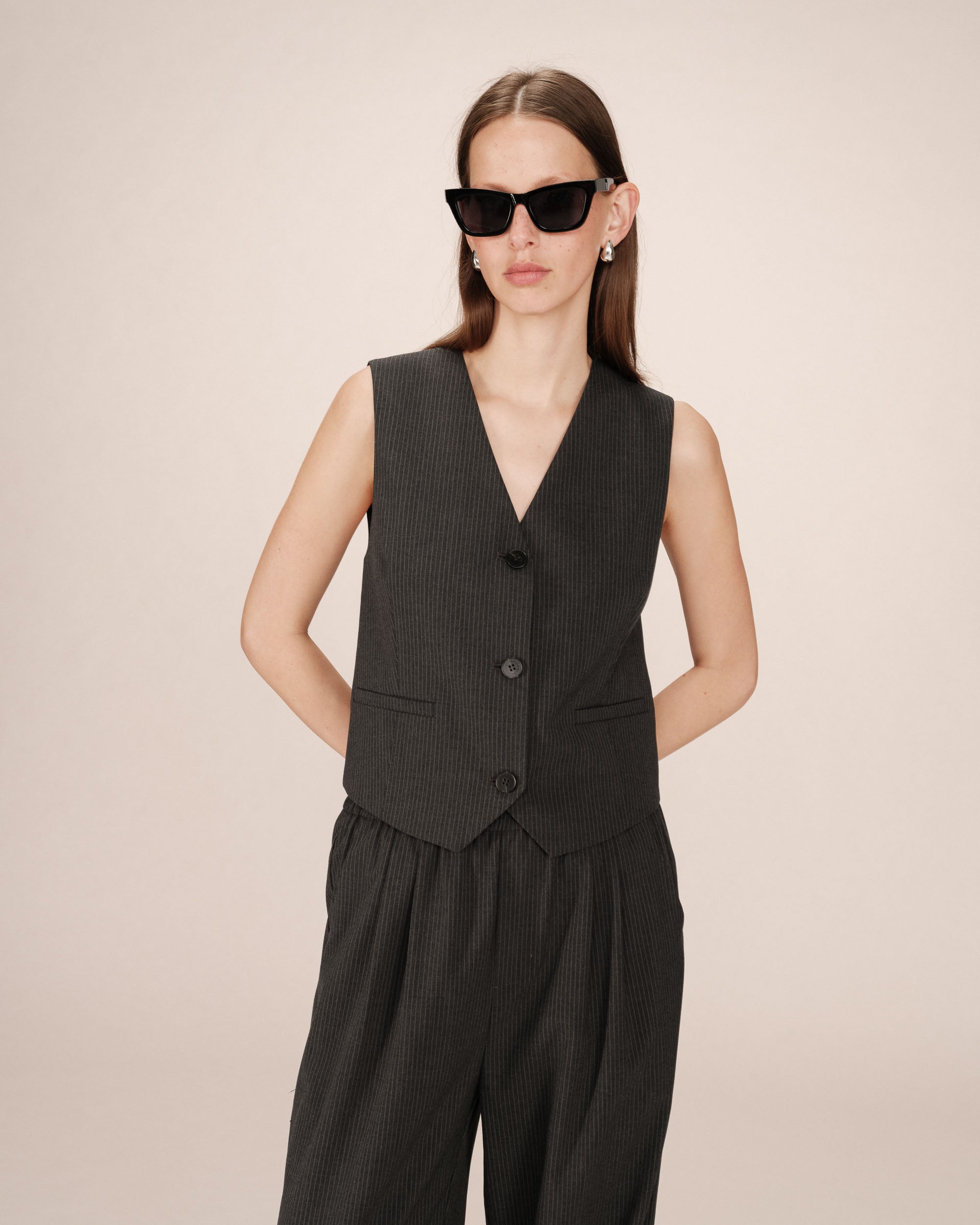 Gilet droit a rayures anthracite Sister