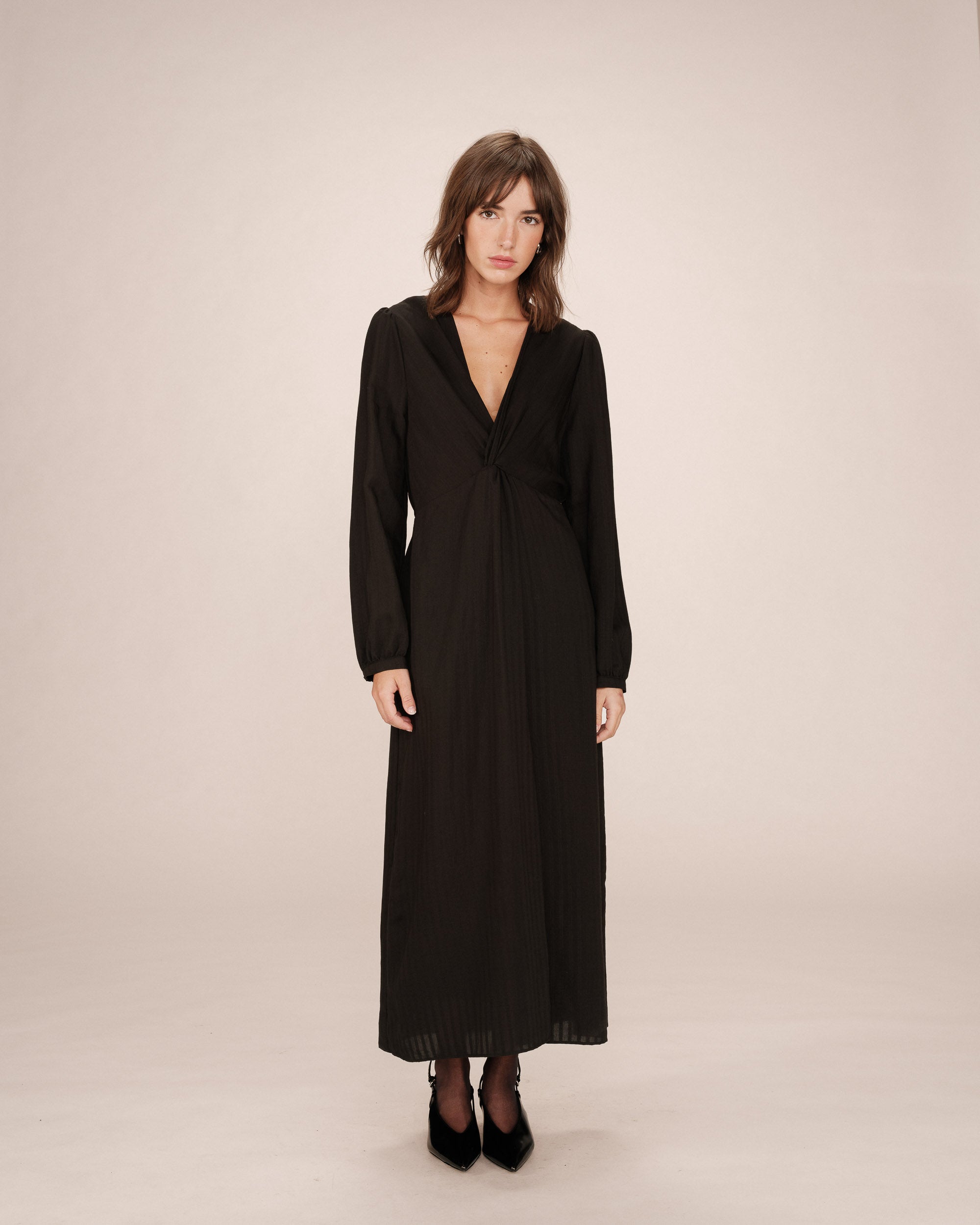 Robe longue decollete v noir Shirley