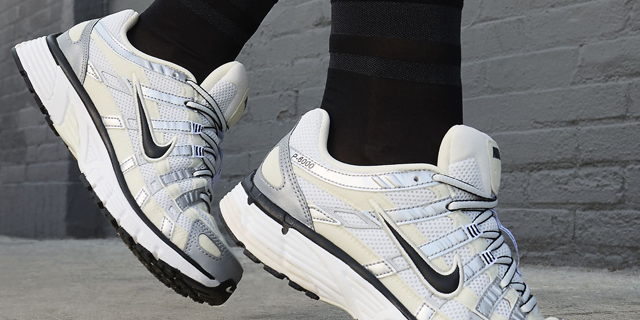 NIKE
